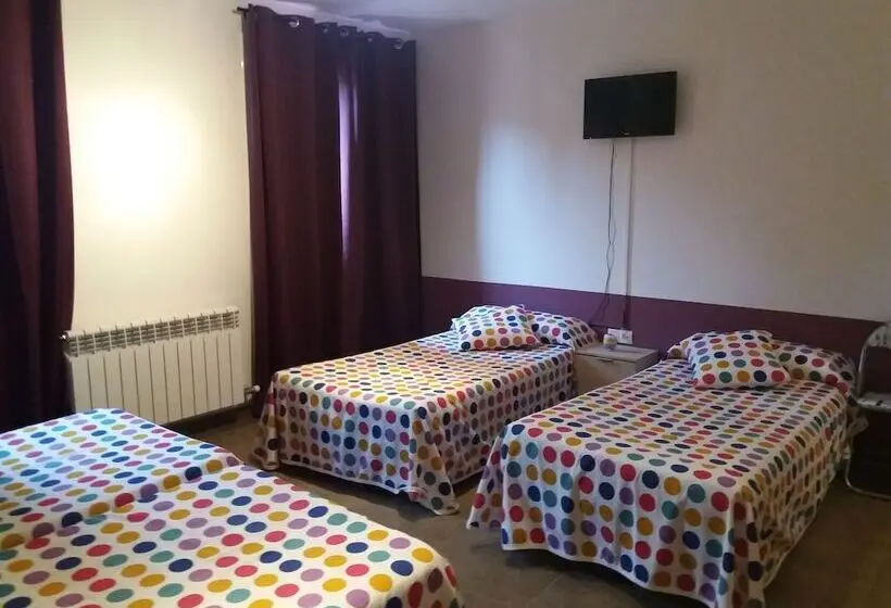 اتاق استاندارد چهار تخته, Hostal La Catedral