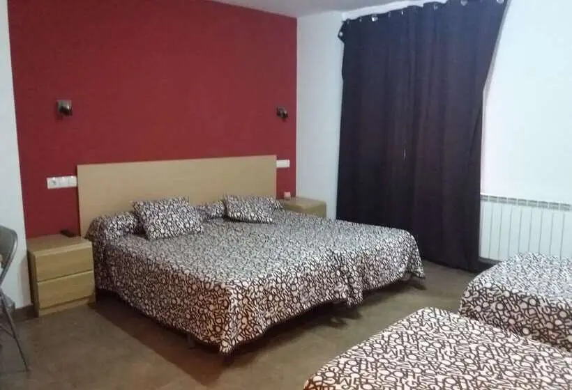 اتاق استاندارد چهار تخته, Hostal La Catedral
