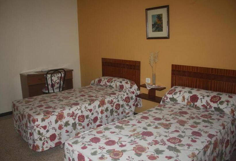 バス共有のスタンダードルーム, Hostal Torre Mar