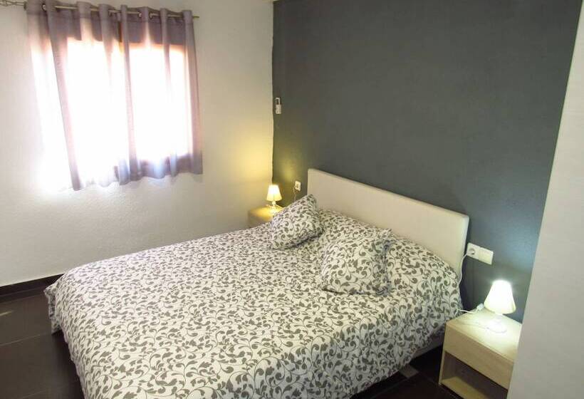 غرفة قياسية ثلاثية مطلة علي الحديقة, Restaurante Rural Cau Blanch