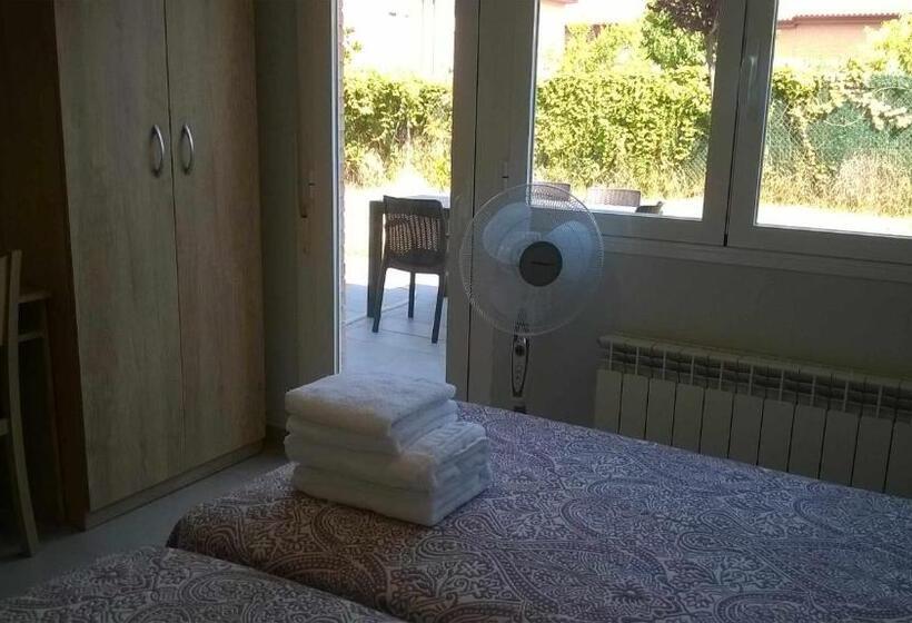 Номер Стандарт Вид на Сад, Borja