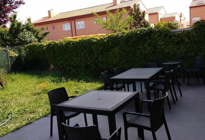 Номер Стандарт Вид на Сад, Borja