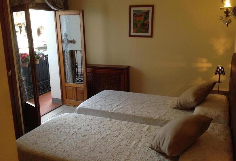 스탠다드 발코니 룸, Hostal Cerezo 2