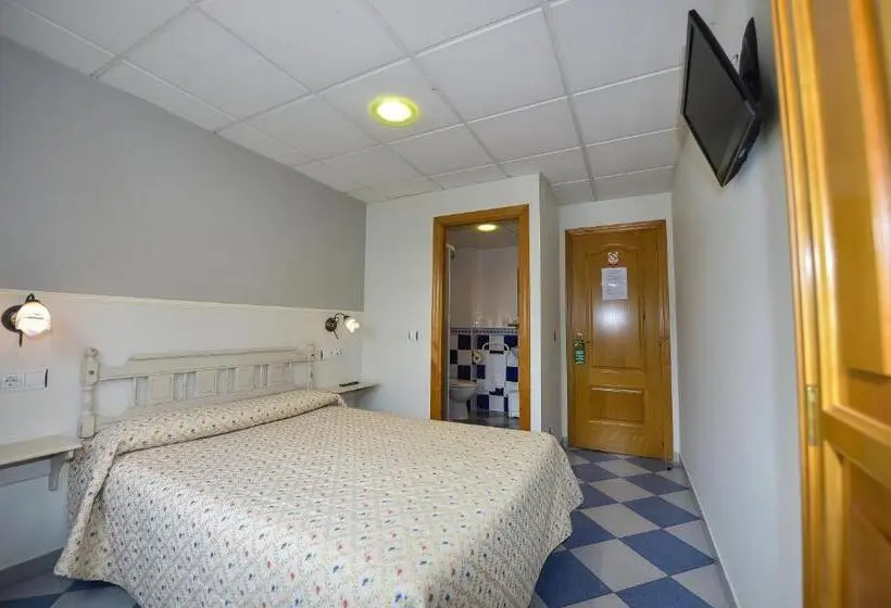 スタンダードルーム, Hostal Linares