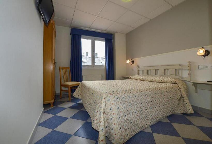 غرفة قياسية, Hostal Linares