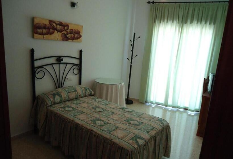 Quarto Estandar Individual, Hostal Los Claveles
