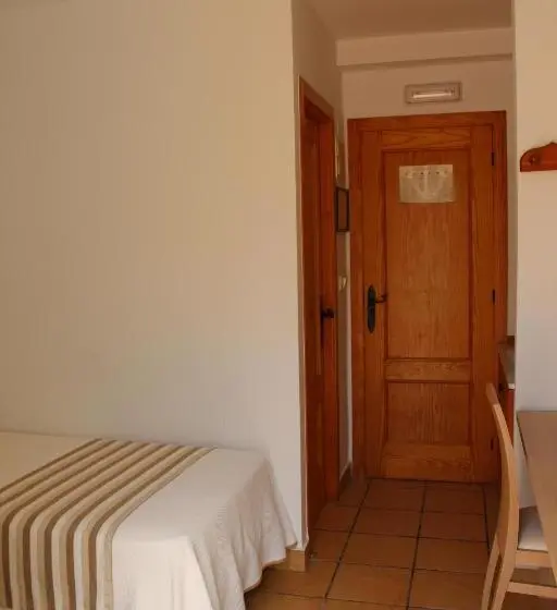 اتاق اکونومی, Hostal Masin
