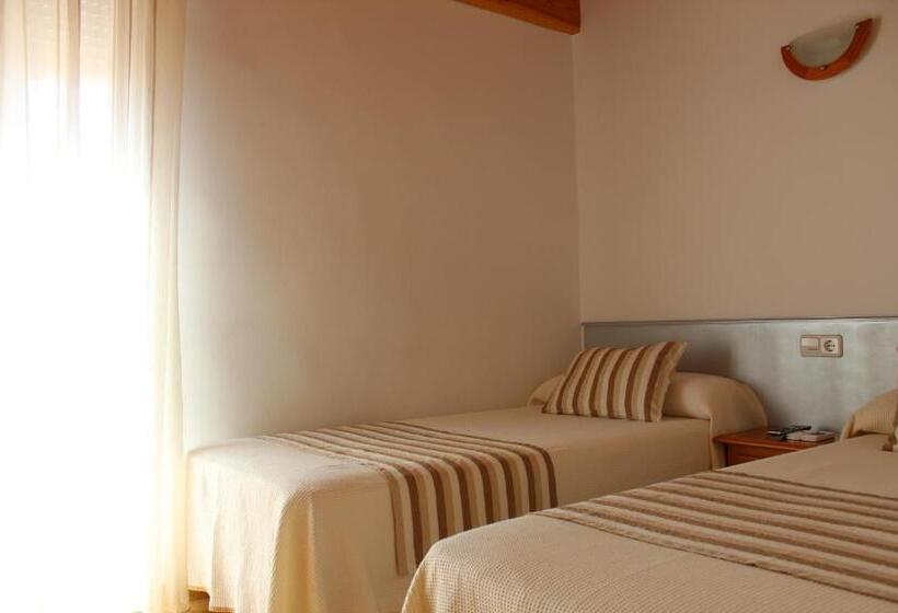 غرفة قياسية رباعية, Hostal Masin