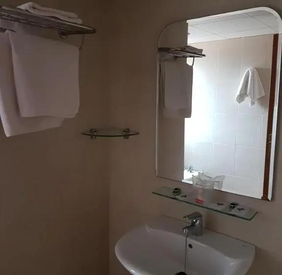 اتاق استاندارد سه نفره, Hostal Mediterraneo
