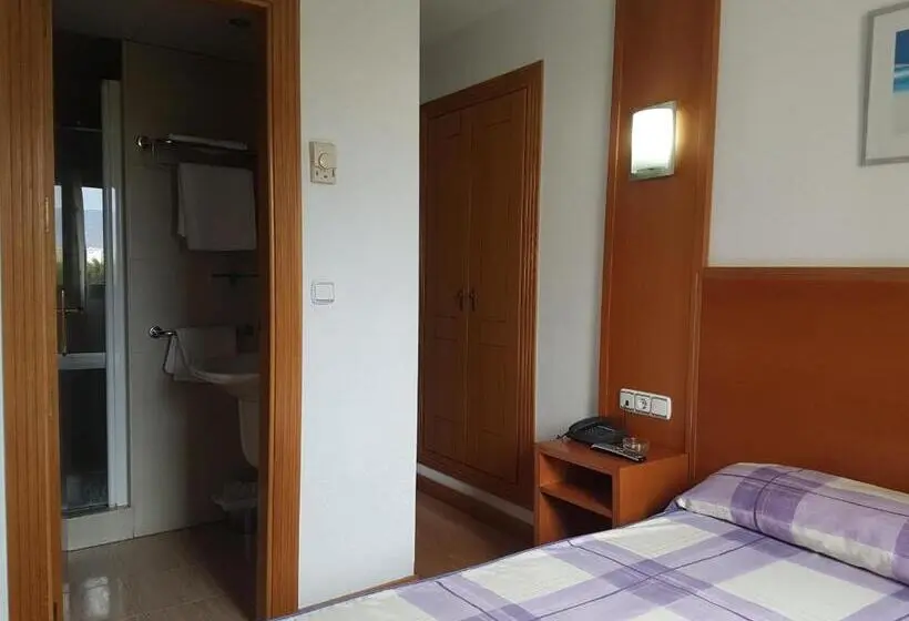 اتاق استاندارد یک نفره, Hostal Mediterraneo