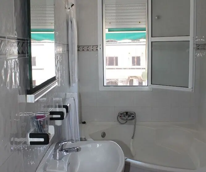 اتاق استاندارد با تراس, Hostal Miramar