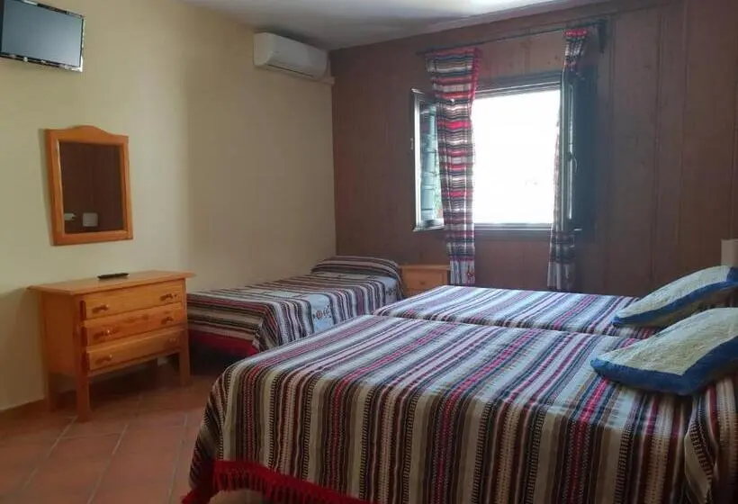 スタンダードトリプルルーム, Hostal Pampaneira