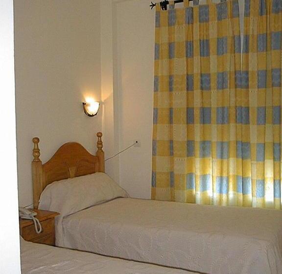 Номер Стандарт, Hostal Restaurante Hermanos Zamora