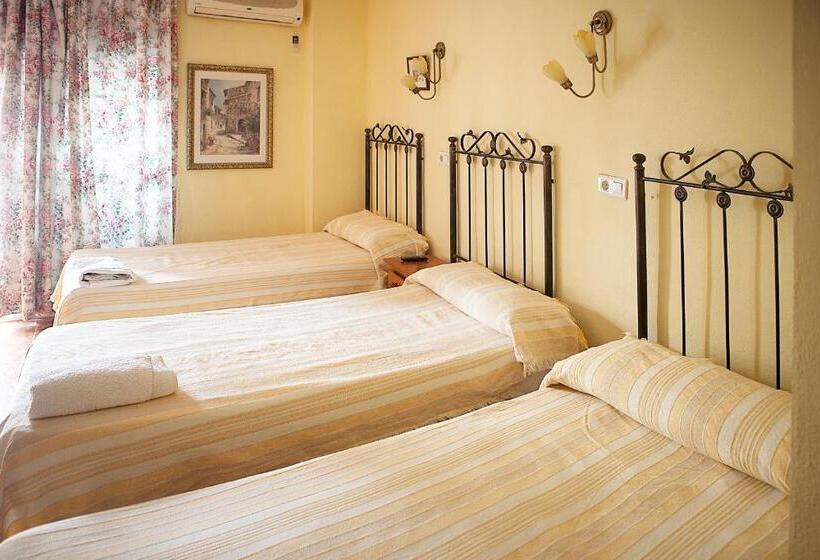 スタンダードトリプルルーム, Hostal San Miguel By Croma