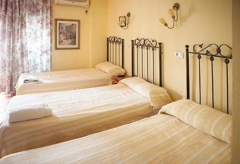 スタンダードトリプルルーム, Hostal San Miguel By Croma