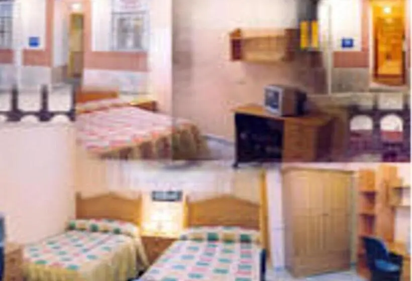 اتاق استاندارد یک نفره, Hostal Vadama