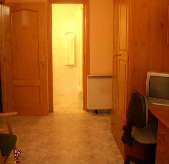 اتاق استاندارد یک نفره, Hostal Vadama