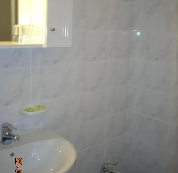 اتاق استاندارد یک نفره, Hostal Vadama