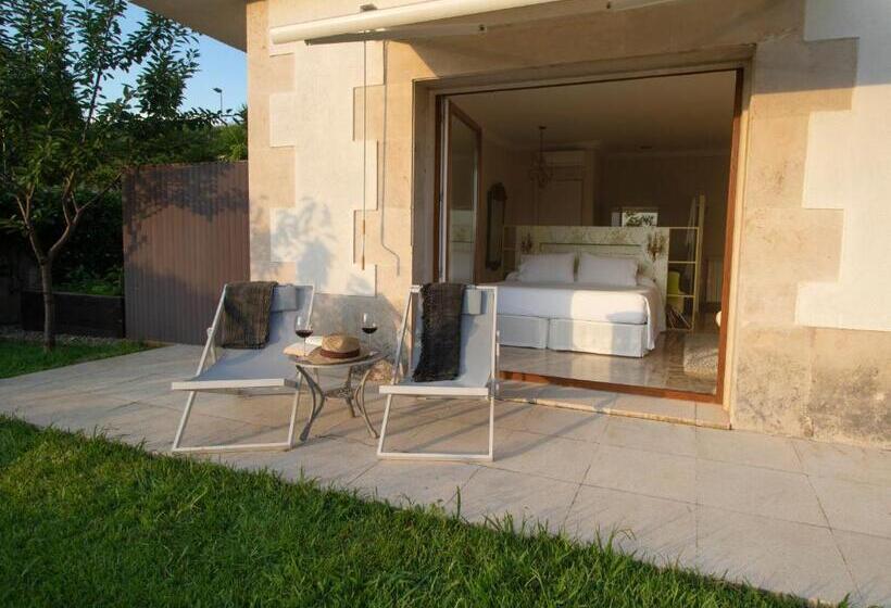 سوییت جونیور لوکس, Montjuic Boutique Bed & Breakfast Girona