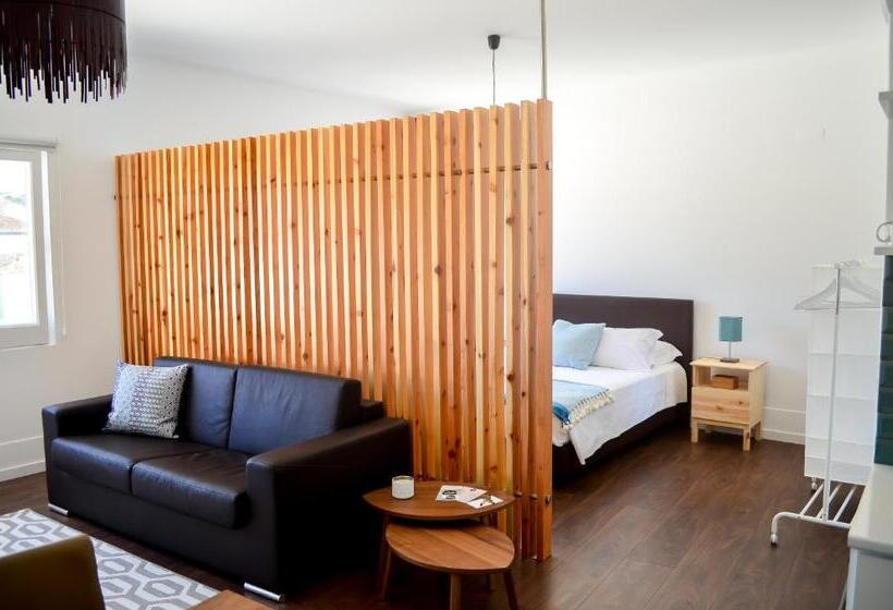 スタンダードスタジオ, A Casa Del Rei