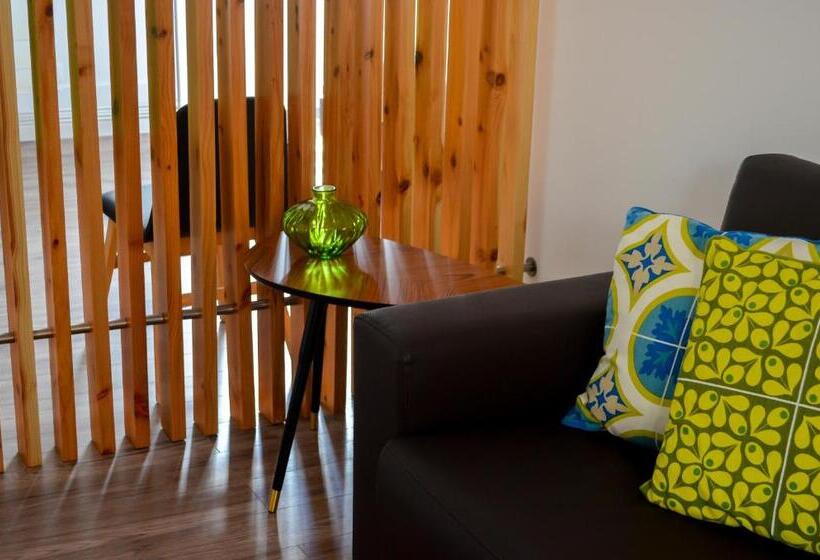 スタンダードルーム, A Casa Del Rei