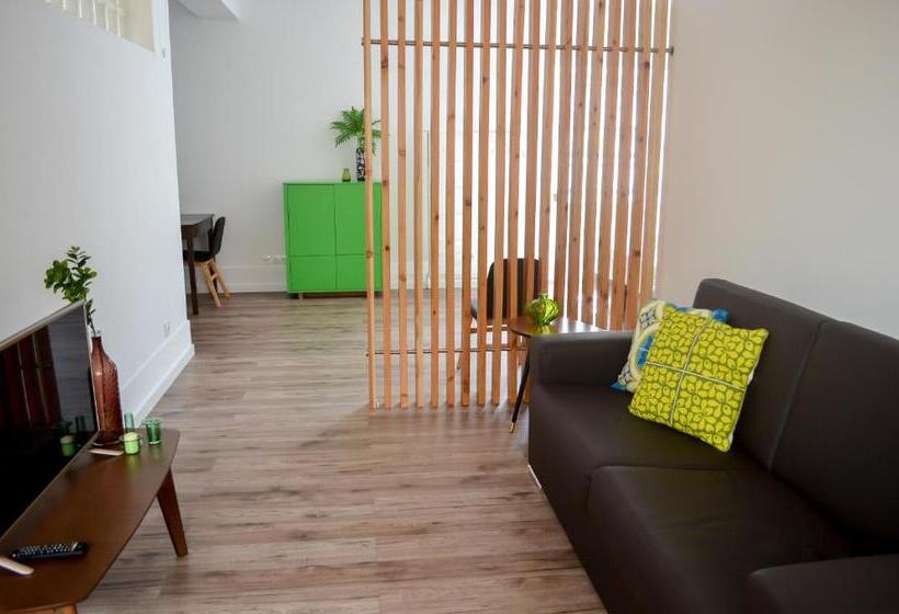 スタンダードルーム, A Casa Del Rei