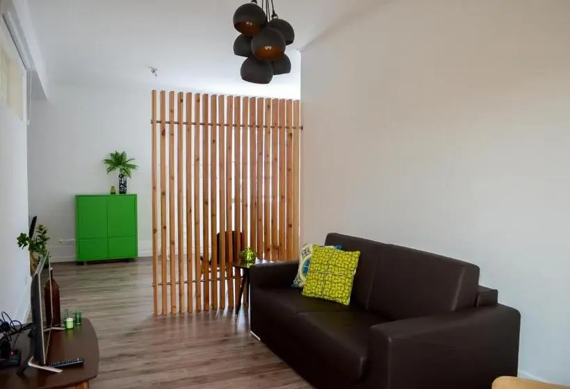 スタンダードルーム, A Casa Del Rei