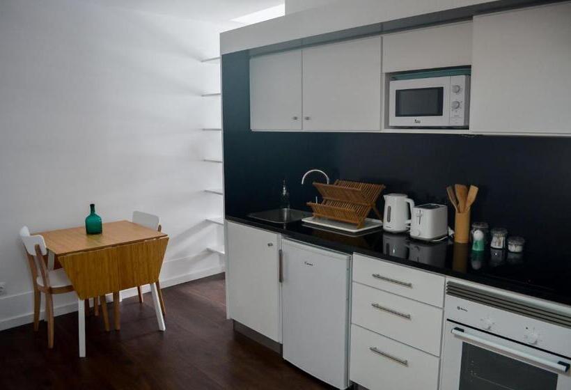 スタンダードスタジオ, A Casa Del Rei