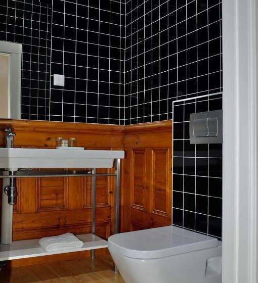 جناح مزود بجاكوزى, Casa De São Bento St Benedict House