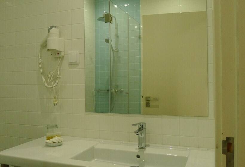 غرفة قياسية, Casa De São Bento St Benedict House