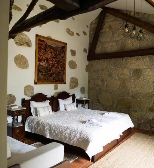 ファミリーステューディオ, Casa Mindela Farmhouse