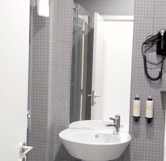 اتاق استاندارد یک نفره, Souto Guest House