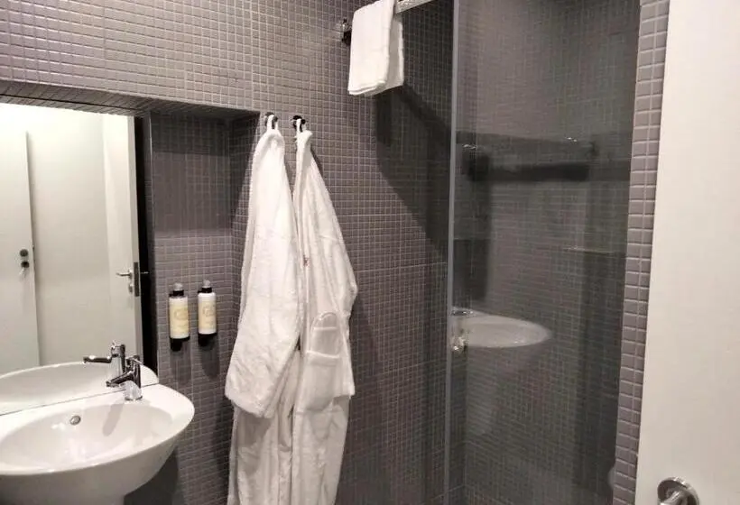 سوییت جونیور, Souto Guest House
