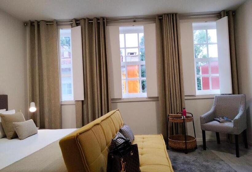 سوییت جونیور, Souto Guest House