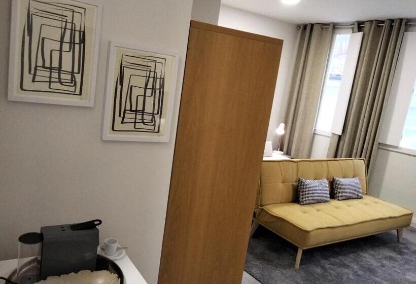 سوییت جونیور, Souto Guest House