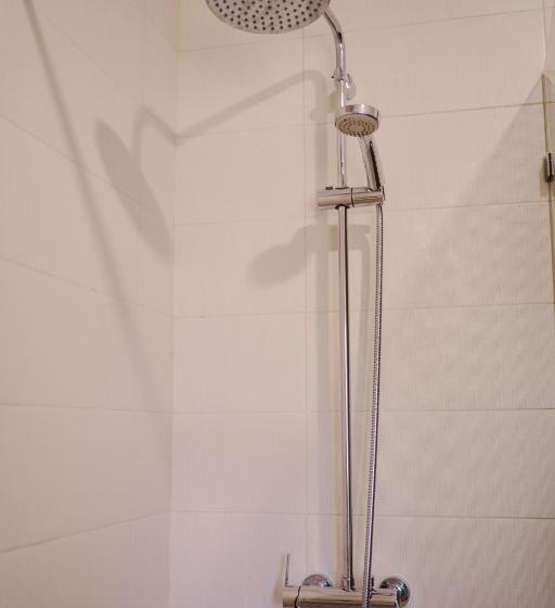 غرفة عائلية, Vila Louro