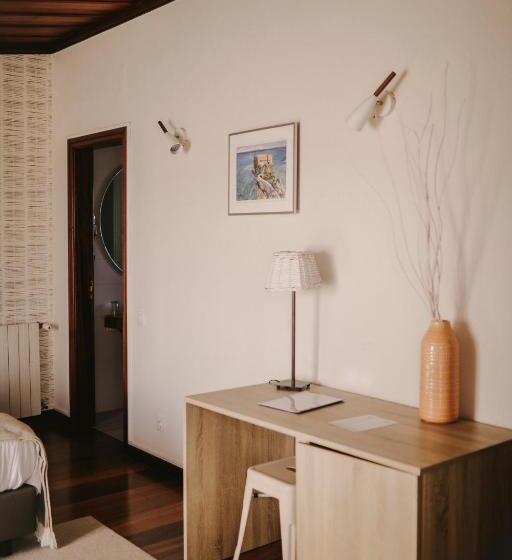 غرفة عائلية, Vila Louro