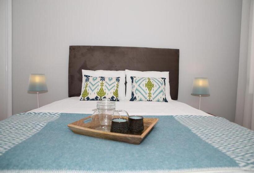 Номер Economy, Vila Louro