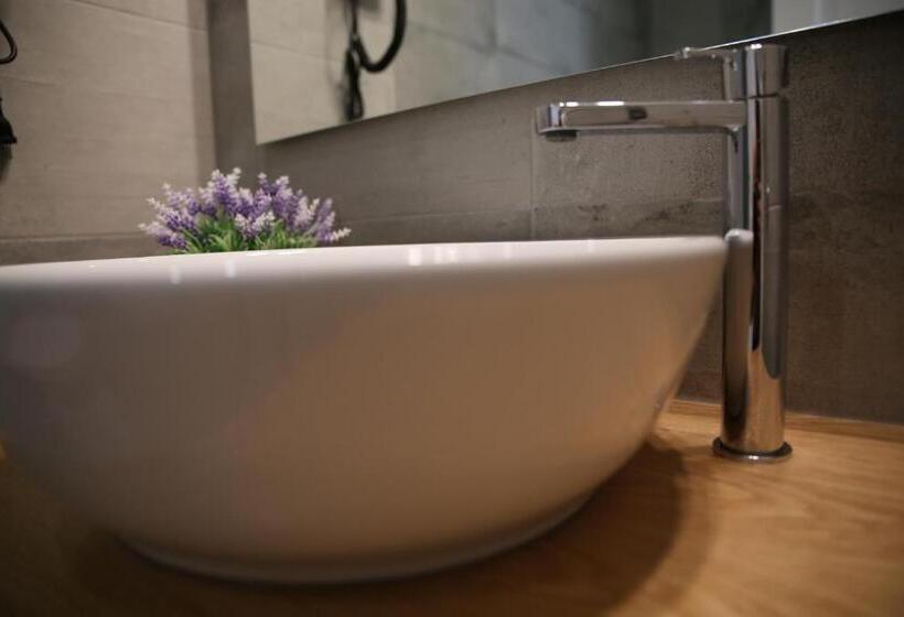 غرفة إقتصادية, Vila Louro