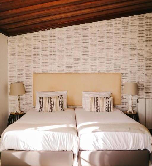 غرفة عائلية, Vila Louro