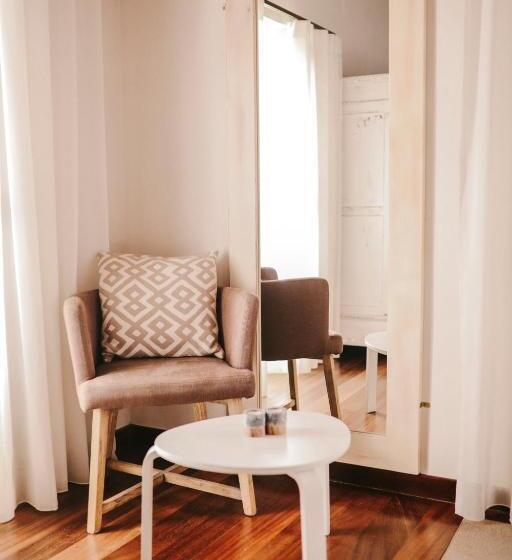 غرفة عائلية, Vila Louro