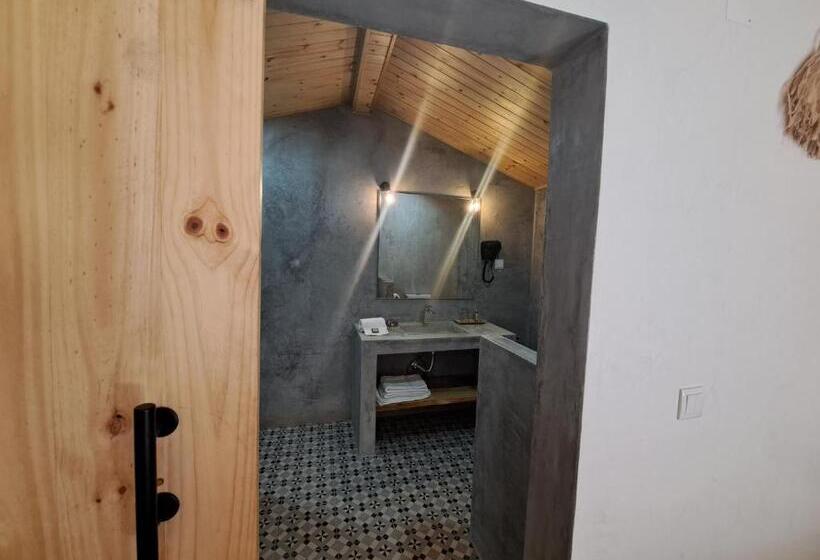 Семейный Номер, Vila Louro