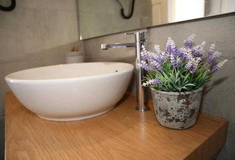 غرفة إقتصادية, Vila Louro