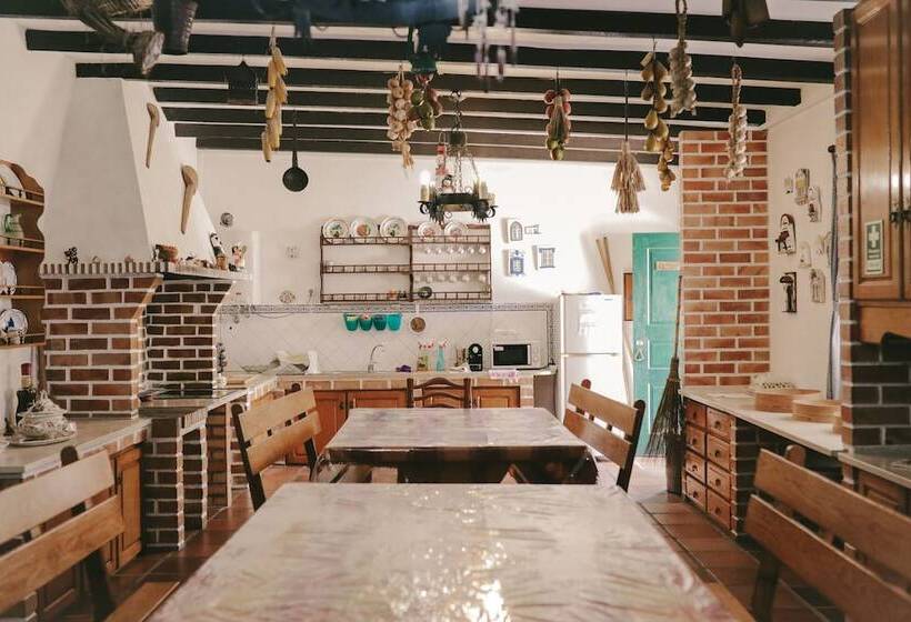 Номер Economy, Vila Louro