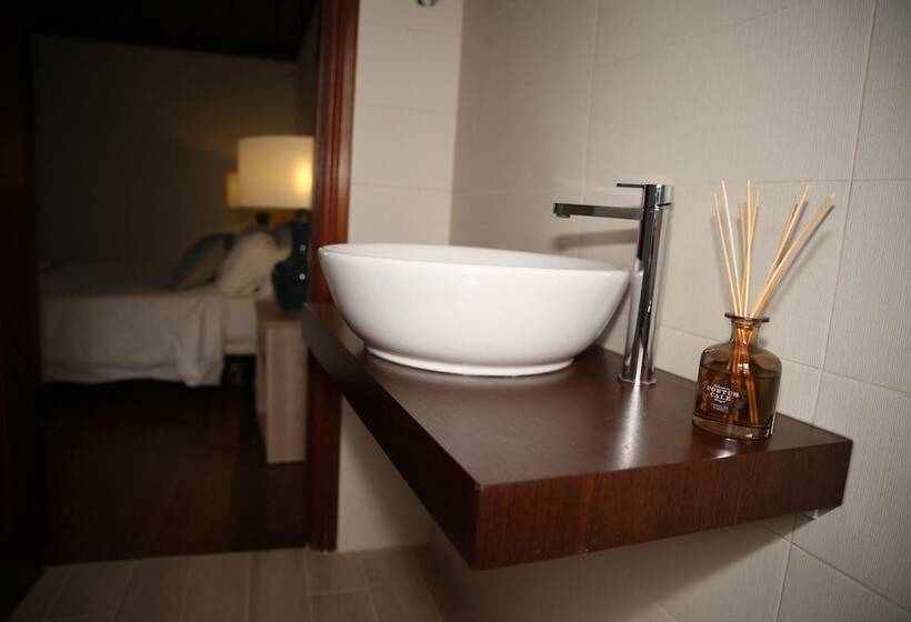 غرفة عائلية, Vila Louro