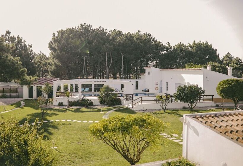 غرفة عائلية, Vila Louro