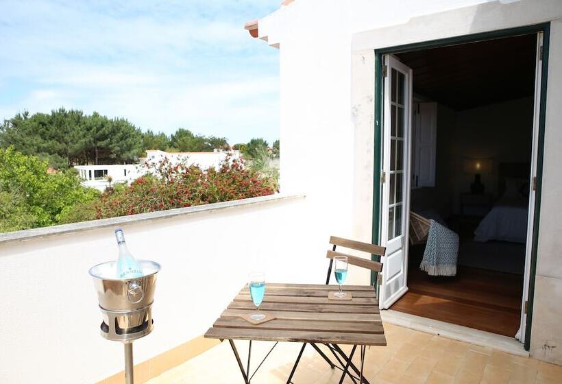 غرفة عائلية, Vila Louro