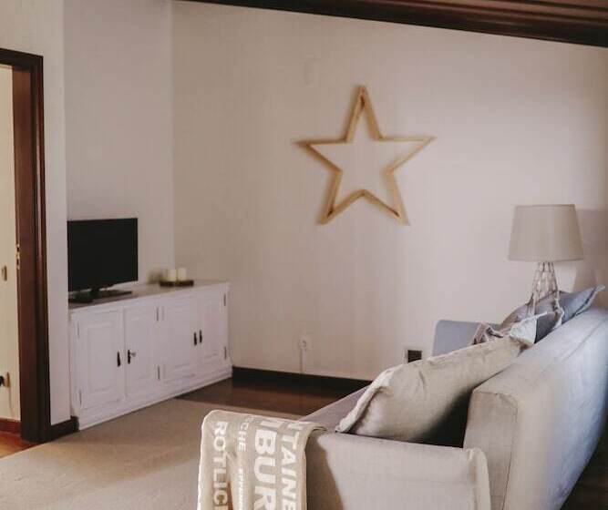 غرفة عائلية, Vila Louro