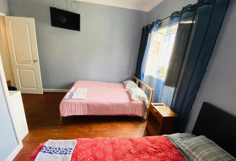 اتاق استاندارد سه تخته با سرویس بهداشتی مشترک, Fernando Guest House