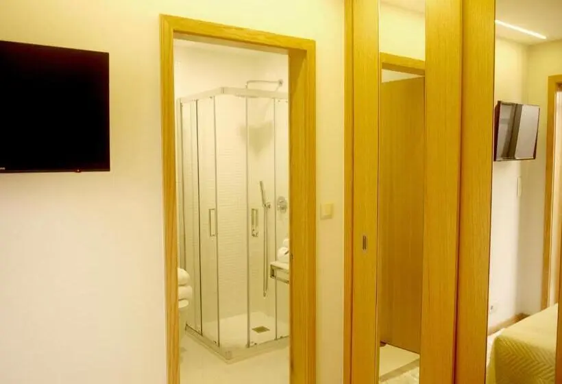 سوییت جونیور با چشمانداز دریا, Guest House A&z